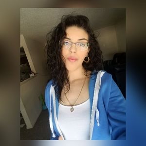 Meet your Posher, Krystal